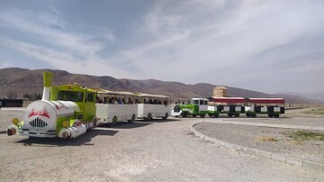 قطار گردشگری در پاسارگاد راه افتاد