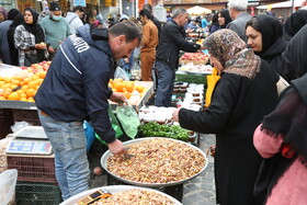 حال و هوای بازار تاریخی نعلبندان در روز پایانی سال