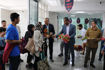 استقبال از مسافران و گردشگران نوروزی در فرودگاه بندرعباس