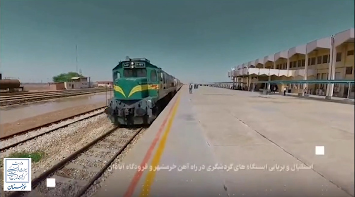 استقبال و برپایی ایستگاه های گردشگری در راه آهن خرمشهر و فرودگاه آبادان