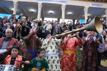 اجرای برنامه‌های مذهبی به مناسبت میلاد امام حسن مجتبی(ع) در اماکن تاریخی و گردشگری فارس