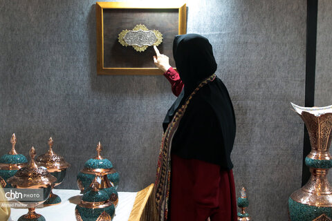 بازدید معاون صنایع دستی از سی و یکمین نمایشگاه قرآن کریم