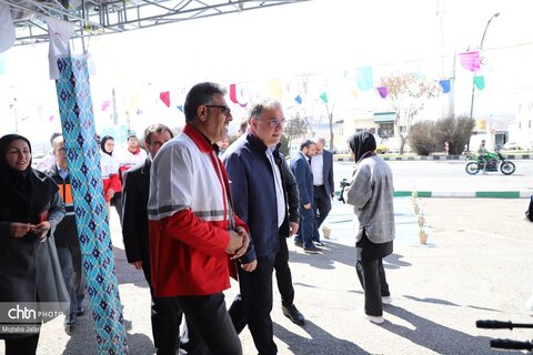 بازدید استاندار زنجان از نمایشگاه صنایع‌دستی ظریفان،کیوسک راهنمایان گردشگری و پایگاه هلال احمر