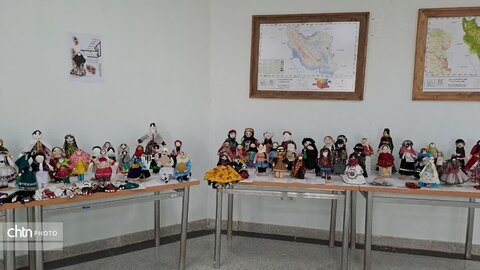 آغاز به کار نمایشگاه عروسکی پوشش اقوام ایرانی در شهر سوخته