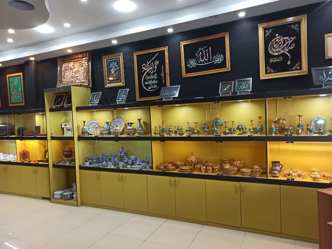 نمایشگاه و فروشگاه صنایع‌دستی و هنرهای سنتی ماه هشتم در مشهد افتتاح شد