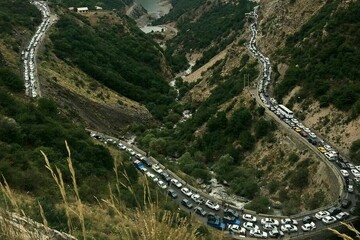 آزادراه تهران - شمال و جاده کرج - چالوس یک‌طرفه شد/ ترافیک همچنان سنگین است