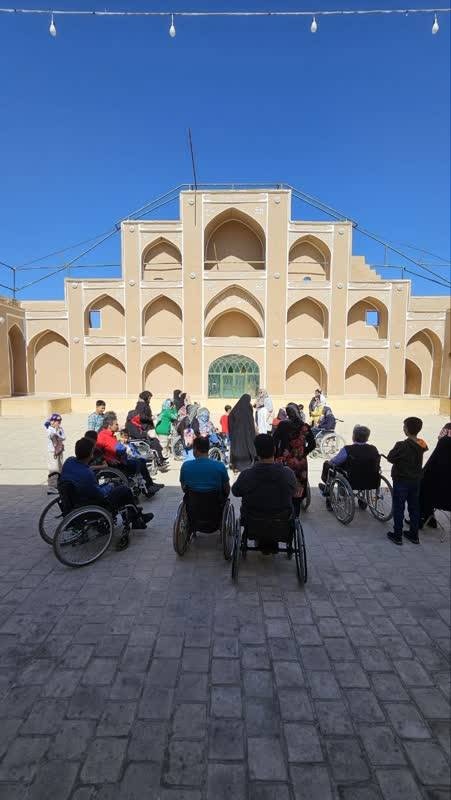 اولین ویلچر گشت توانیابان جسمی حرکتی در بافت تاریخی یزد