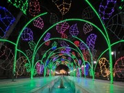 تونل نوری در پیاده راه باغ فردوس پایتخت اجرا شد/ تقویت گردشگری شهری در منطقه یک