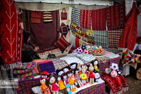 بازارچه صنایع‌دستی در عباس آباد بهشهر