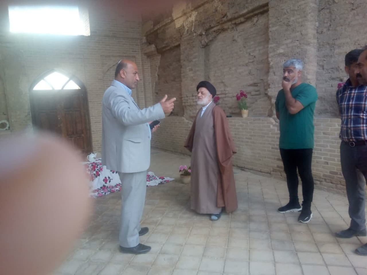 نماینده ولی فقیه و امام‌جمعه شهرستان بهبهان ازک اروانسرای خیرآباد (قلعه مدرسه) بازدید کرد