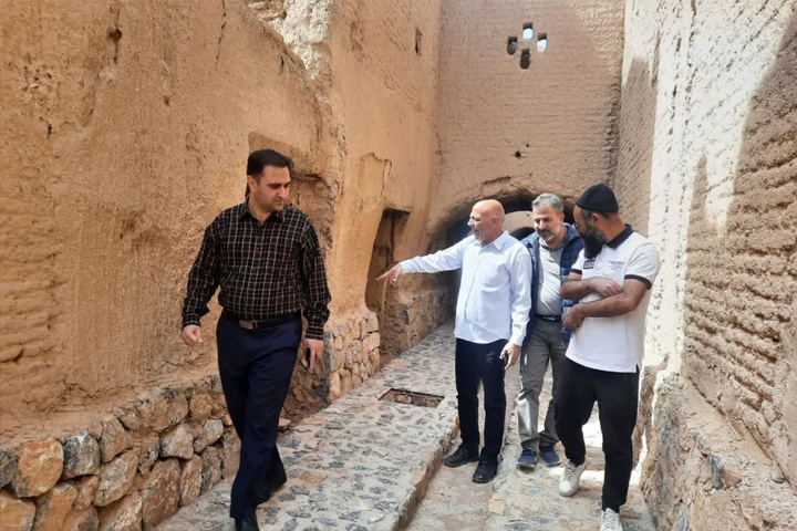 آماده حمایت از سرمایهگذاران برای احیای ارگ عظیم و تاریخی مورچهخورت اصفهان هستیم آماده حمایت از سرمایهگذاران برای احیای ارگ عظیم و تاریخی مورچهخورت اصفهان هستیم