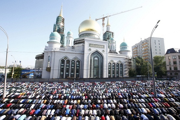 رمضان در روسیه؛ از برپایی جشن و سرور تا 19ساعت روزه داری