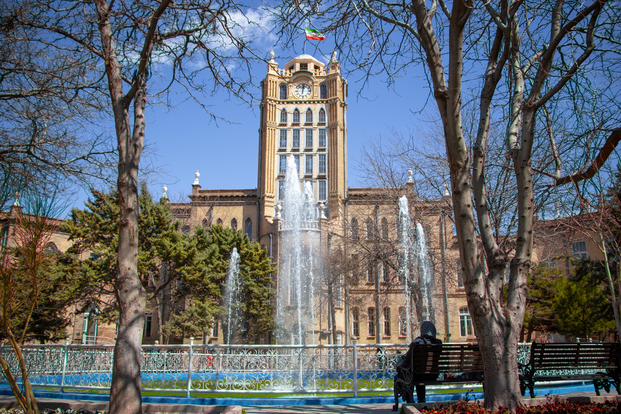 عمارت شهرداری تبریز؛ نوای ناقوس ساعت در مرکز شهر