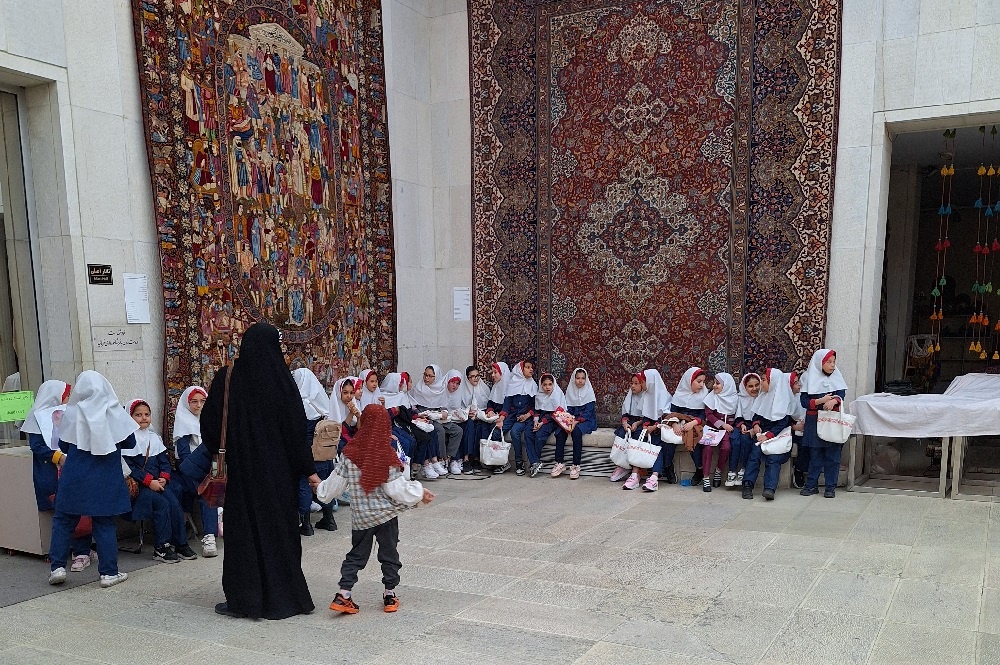 موزه فرش ایران میزبان کودکان روزه اولی