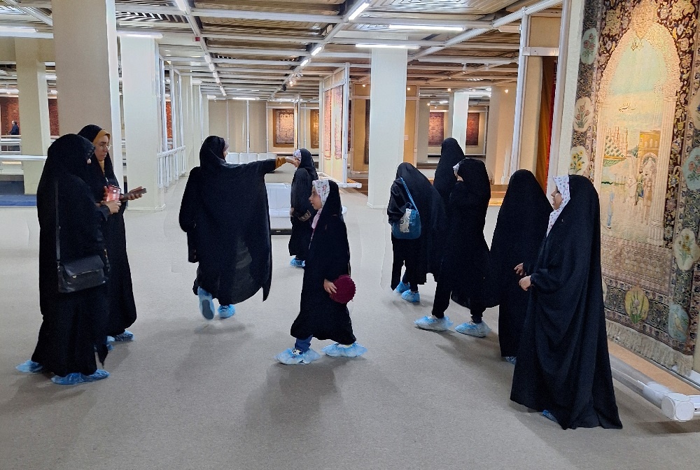 موزه فرش ایران میزبان کودکان روزه اولی