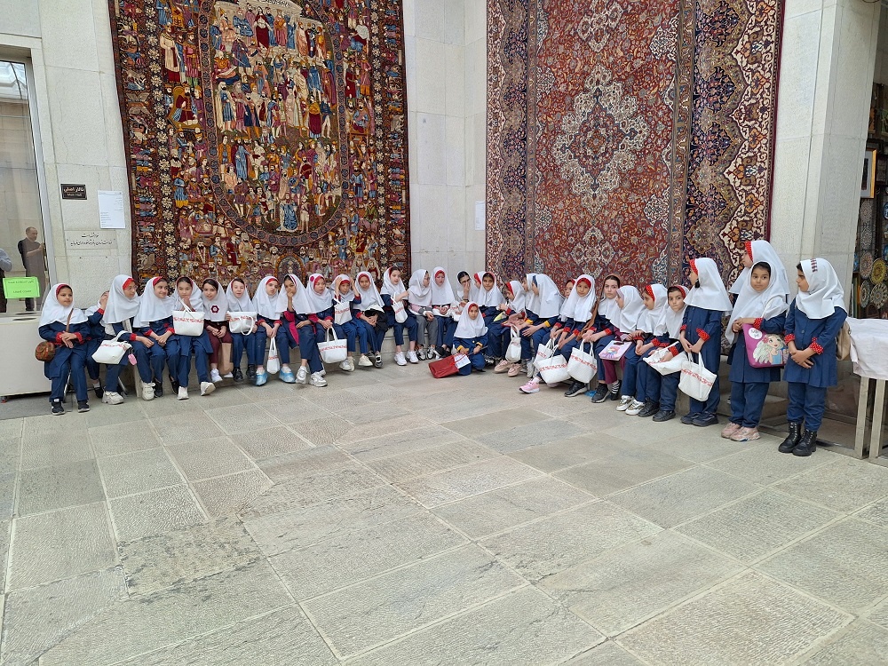 موزه فرش ایران میزبان کودکان روزه اولی