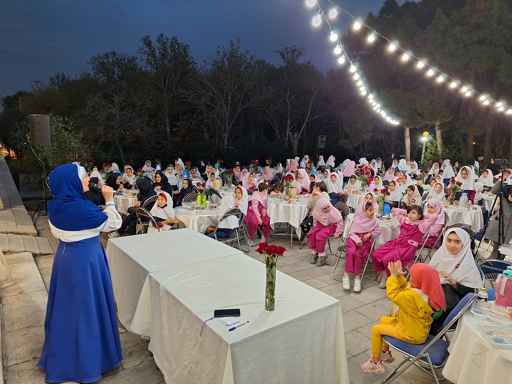 موزه فرش ایران میزبان کودکان روزه اولی