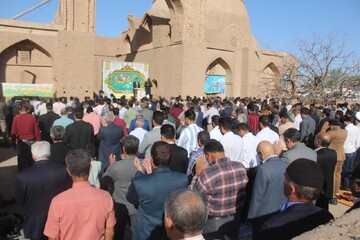 برگزاری نماز باشکوه عید سعید فطر در مسجد جامع تاریخی شهرستان رشتخوار
