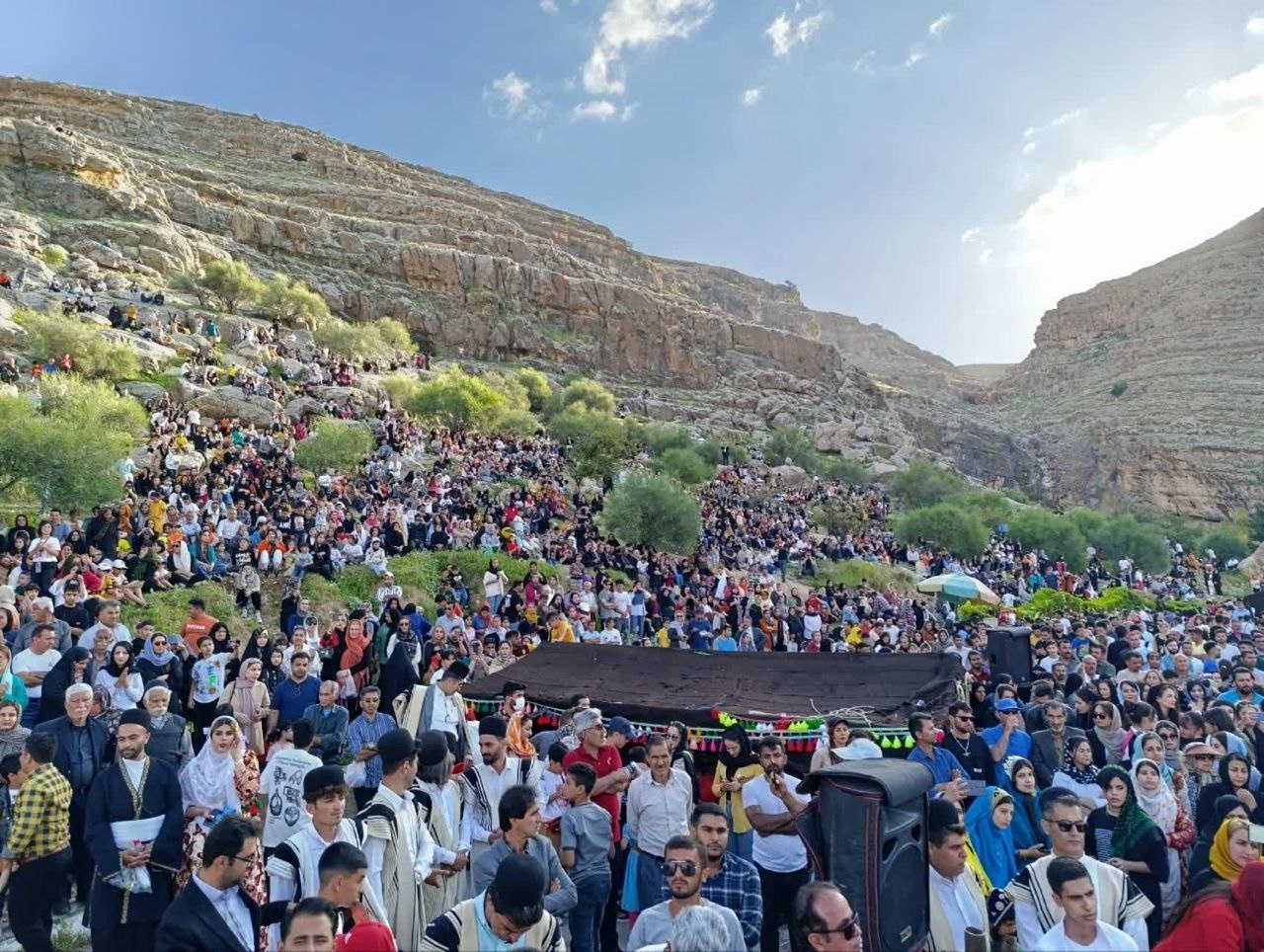 استقبال چندهزار نفری از جشن اقوام ایرانی در ایذه