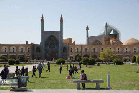 چهار باغ و میدان نقش جهان اصفهان در 27 فروردین ماه 1403