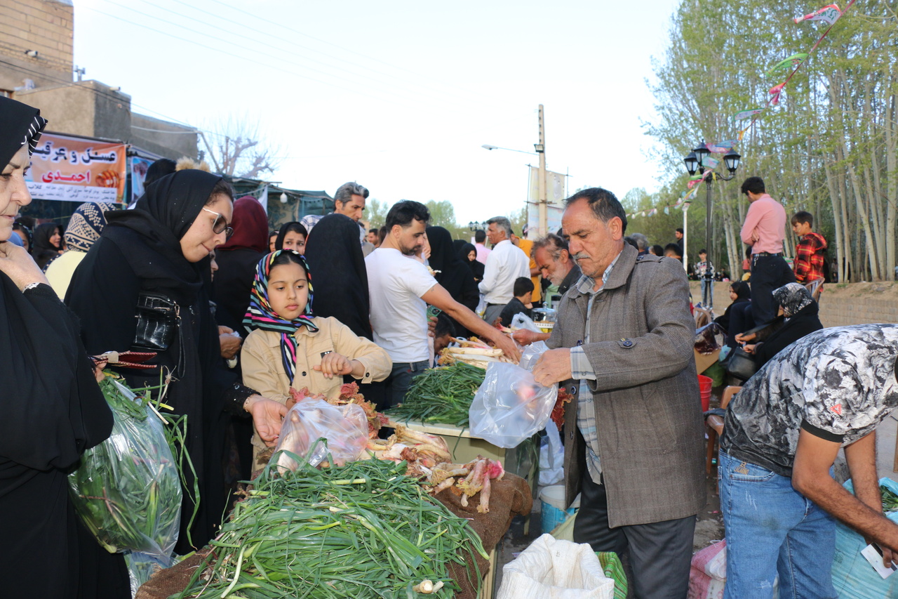 فروش سه میلیارد ریال صنایع‌دستی و سوغات در بازارچه جانبی جشنواره ریواس شهرستان کوهسرخ