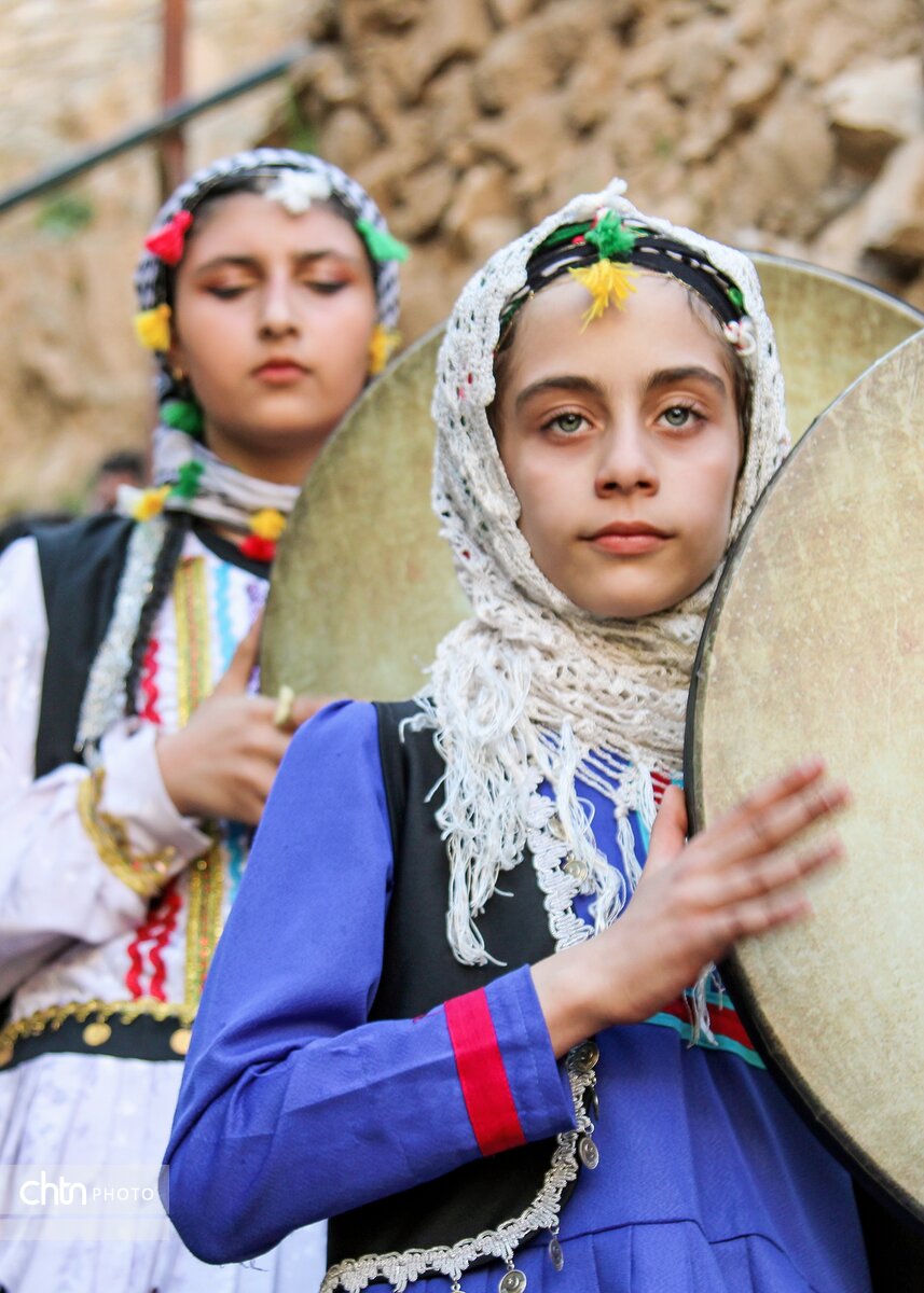 حضور استان گیلان در مراسم آئینی هزار دف استان کردستان
