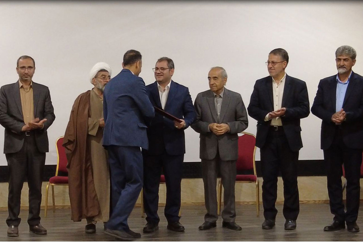 راهنمایان تور، طلایهداران توسعه گردشگری اصفهان هستند راهنمایان تور، طلایهداران توسعه گردشگری اصفهان هستند