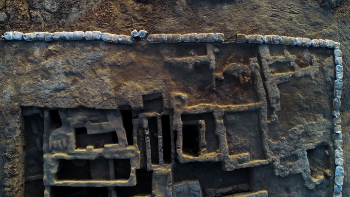دومین فصل کاوش آموزشی دانشگاه زابل در تپه پیرزال سیستان/ کشف بقایای معماری متعلق به دوره چهارم عصر مفرغ سیستان