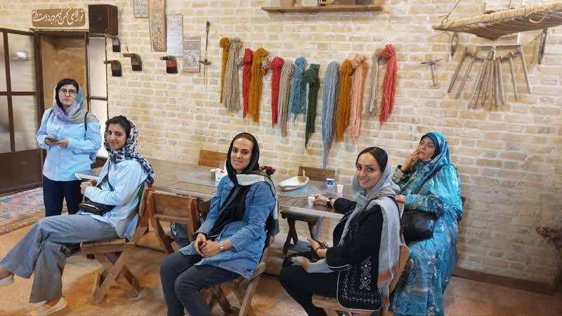 بازدید راهنمایان گردشگری یزد از روستای هدف گردشگری فهرج