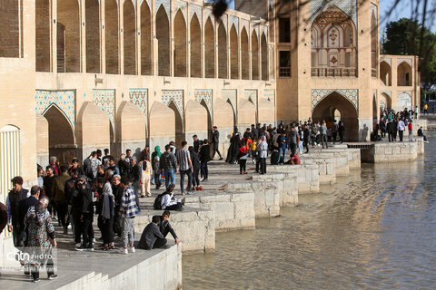 جریان زندگی در زاینده رود اصفهان
