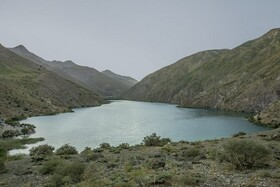 نمایی زیبا از دریاچه فیروزه‌ای گهر لرستان