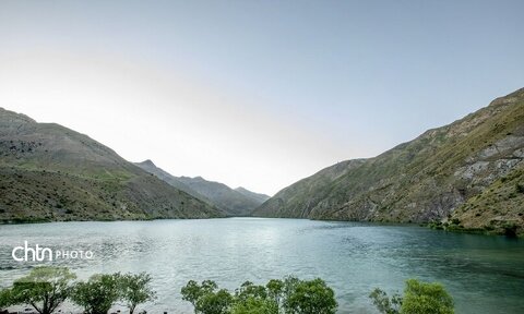 نمایی زیبا از دریاچه فیروزه ای گهر  لرستان