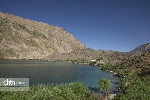 نمایی زیبا از دریاچه فیروزه ای گهر  لرستان