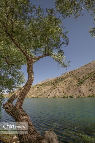 نمایی زیبا از دریاچه فیروزه ای گهر  لرستان