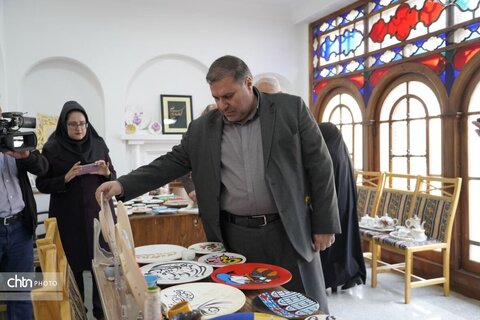 بازدید معاون امور مجلس، حقوقی و استان‌های وزارت میراث‌فرهنگی از مدرسه هدایت ارومیه