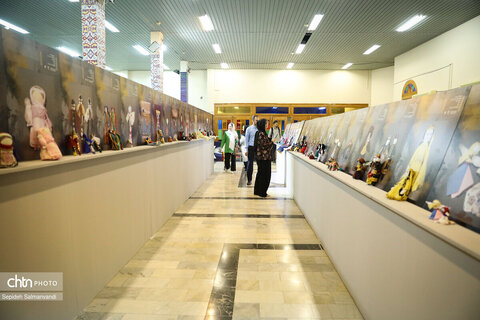 آیین افتتاح نمایشگاه عروسک های محلی اقوام ایرانی در ماهشهر