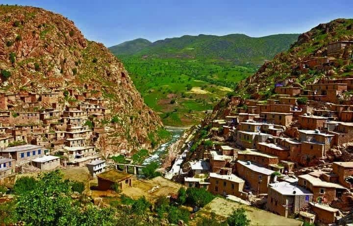 سرخی اردیبهشت پالنگان با روی قرمز توتفرنگی/ کام گردشگران با طعم میوه بهشتی شیرین میشود