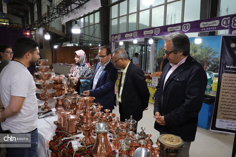 بازدید مدیرکل دفتر بازاریابی و تجاری سازی وزارت میراث فرهنگی از نخستین جشنواره و نمایشگاه اقوام ایرانی