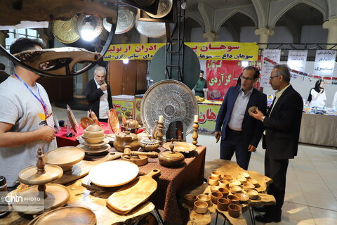 بازدید مدیرکل دفتر بازاریابی و تجاری سازی وزارت میراث فرهنگی  از نخستین جشنواره و نمایشگاه اقوام ایرانی