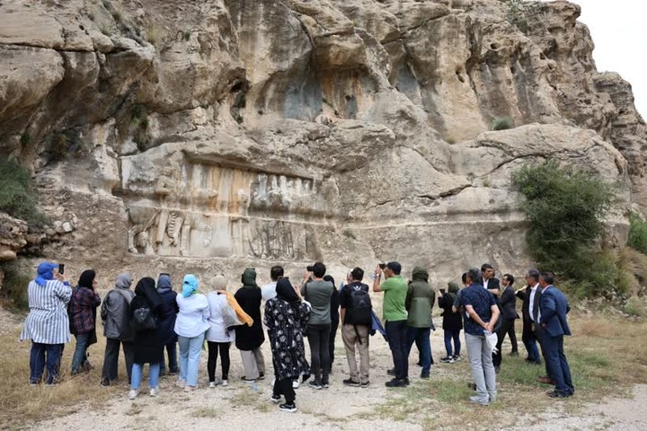 تنگ چوگان گنجینه ای بی نظیر از آثار و حجاری های دوره ساسانیان