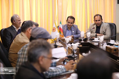 دیدار مسلم شجاعی مدیرکل بازاریابی و توسعه گردشگری خارجی وزارت میراث‌فرهنگی با  فعالان گردشگری ورودی خوزستان