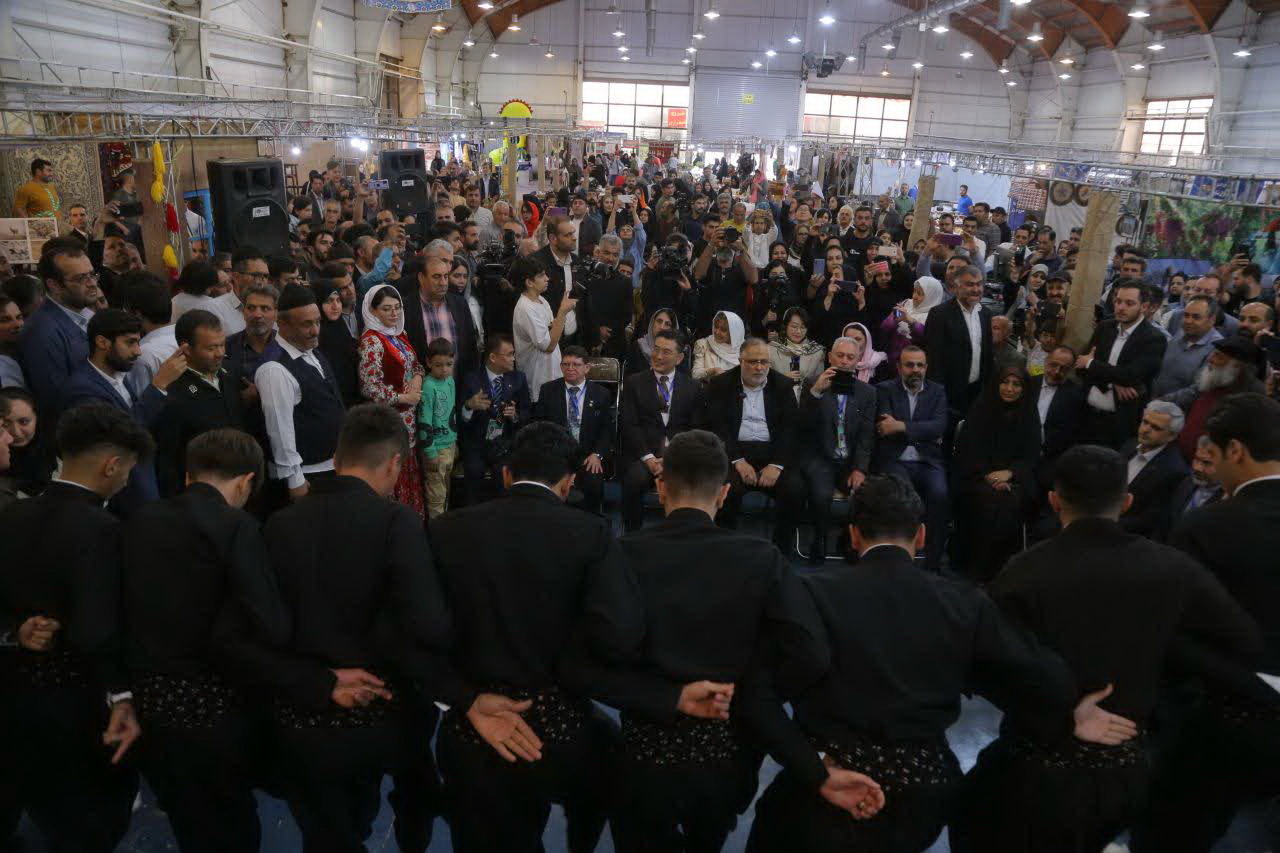 نمایش جاذبههای زندگی روستایی در دومین جشنواره روستایی و عشایری قزوین / ۱۳٠ غرفه در نمایشگاه امسال فعال بود