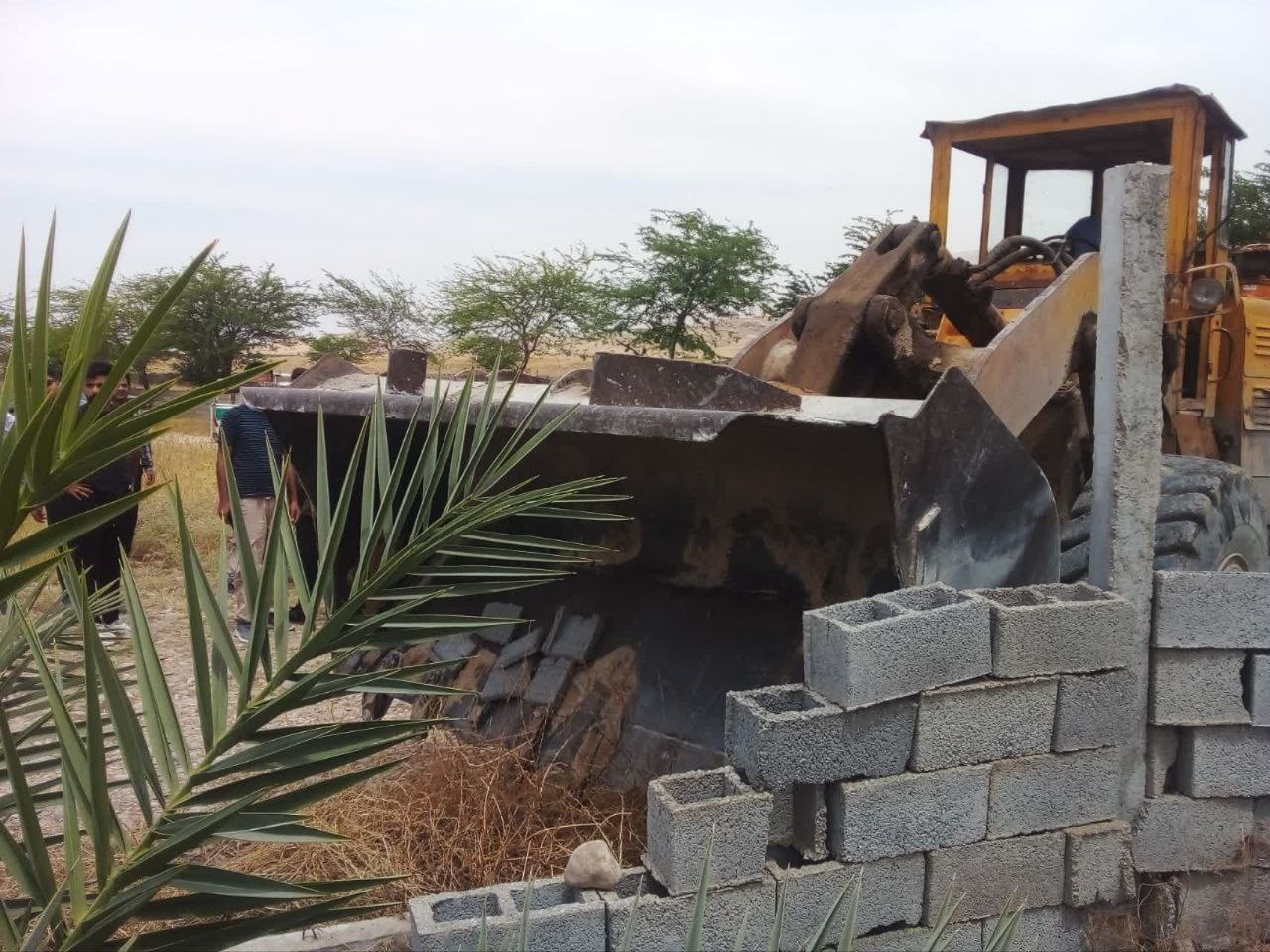 تخریب ۴ ساخت و ساز غیرمجاز در عرصه محوطه باستانی شهر ارجان بهبهان خوزستان