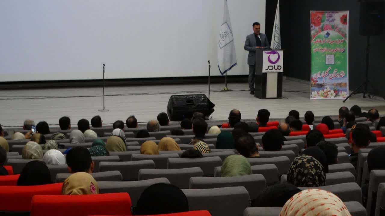 تجلیل مدیرکل میراثفرهنگی خوزستان از عوامل ستاد سفر نوروز شهرستان دزفول