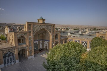 تزئینات مسجد سلطانی بروجرد، آرام‌بخش، روحانی و معنوی