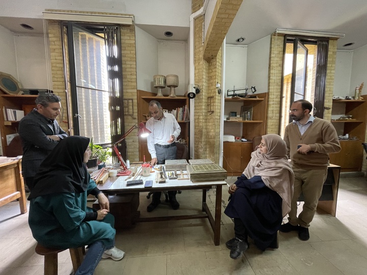 بازدید اعضای پژوهشکده فرهنگ و هنر اسلامی از گروه پژوهشی هنرهای سنتی