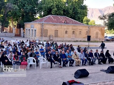 همایش حماسه سخن فردوسی در محوطه باغ گلستان قلعه فلک الافلاک