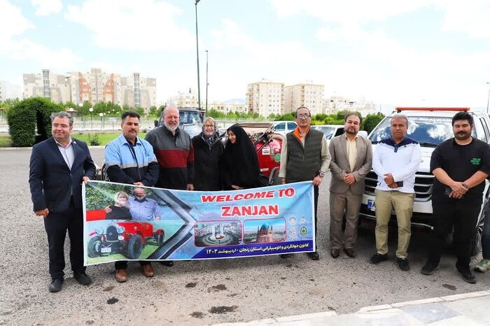 سفر زوج استرالیایی با ماشین ۱۰۰ ساله به زنجان