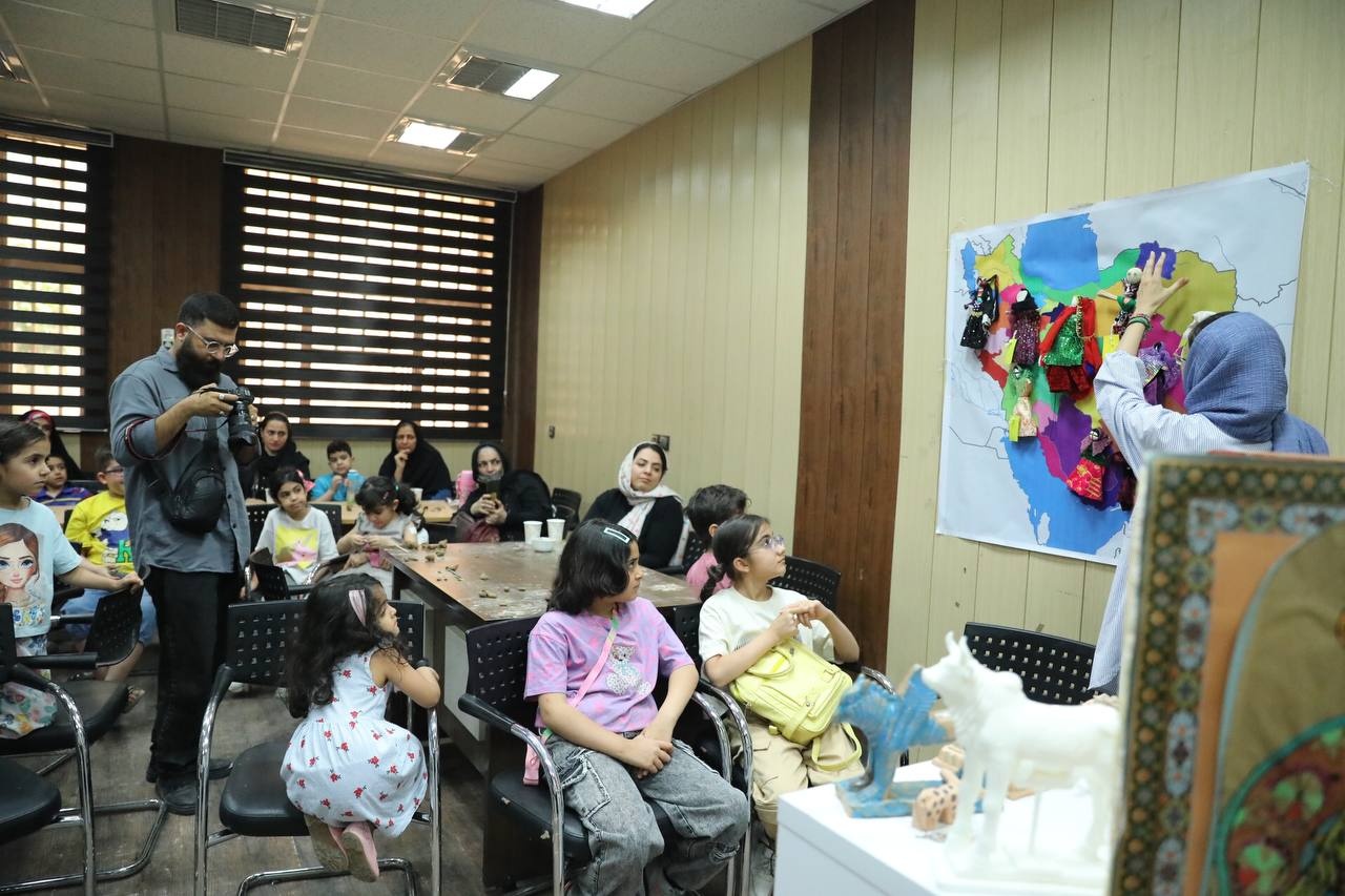 آشناسازی کودکان خوزستانی با عروسکهای باستانی و محلی خوزستان