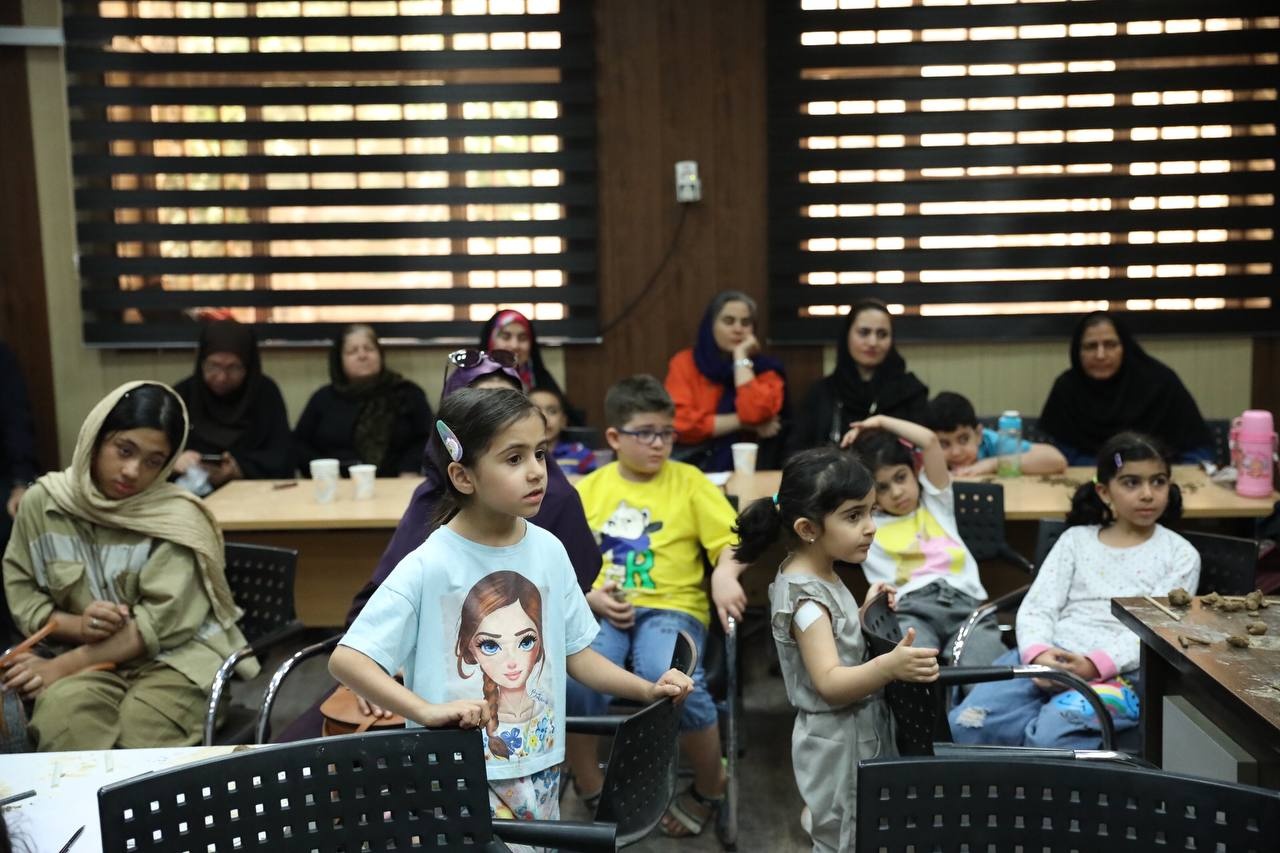 آشناسازی کودکان خوزستانی با عروسکهای باستانی و محلی خوزستان